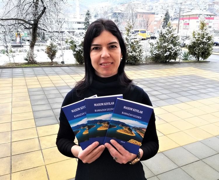 Излезе от печат новата стихосбирка на Рамазан Улусой "Невинни брегове"