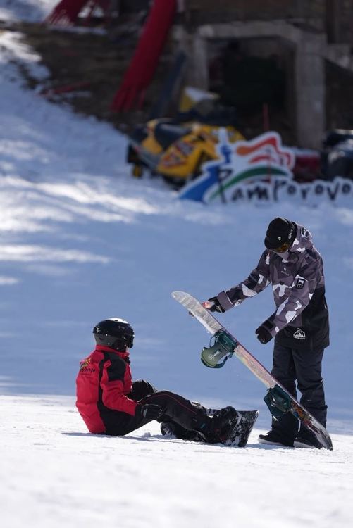 Учениците от Природо-математическата гимназия в Смолян благодарят за безплатните уроци по ски