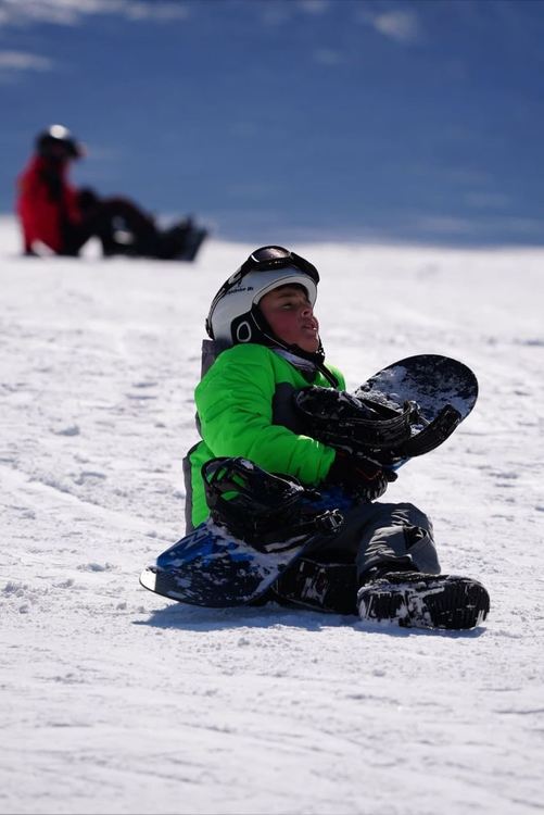 Учениците от Природо-математическата гимназия в Смолян благодарят за безплатните уроци по ски
