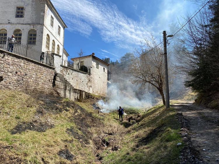 Добрият пример: Серафимовци излязоха на трудов ден да почистят селото си /ГАЛЕРИЯ/