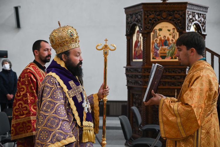 Архиерейската света Литургия в Неделята на св. Йоан Лествичник отслужи епископ Висарион