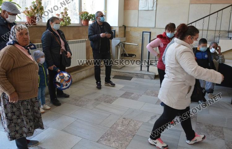 Привикаха роми от Конуш в полицията на разпит за купуване на гласове