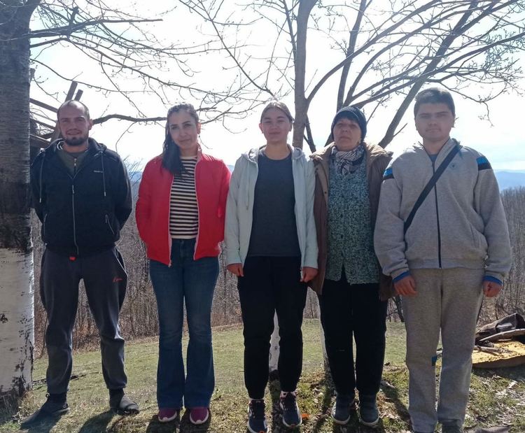 "Внуци под наем" помагат на възрастни хора в Маданско, в проекта участват доброволци със специални потребности