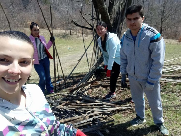 "Внуци под наем" помагат на възрастни хора в Маданско, в проекта участват доброволци със специални потребности