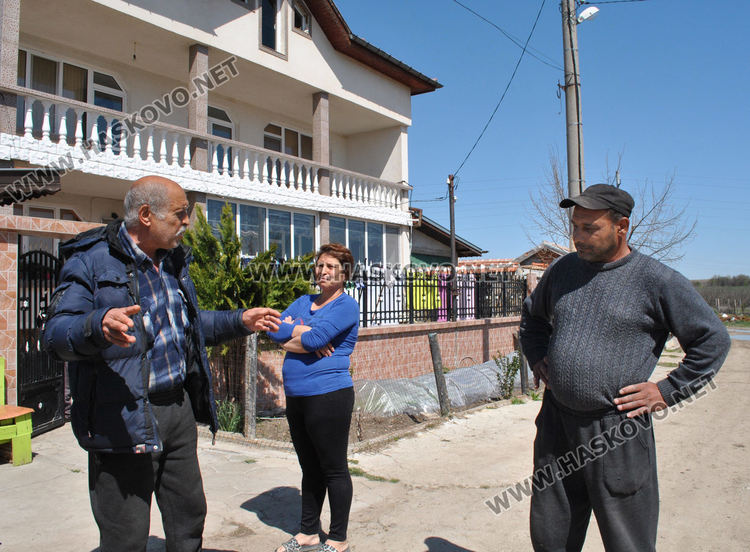 Жители на Конуш: Записахме си имената в тетрадка, но не сме взели пари