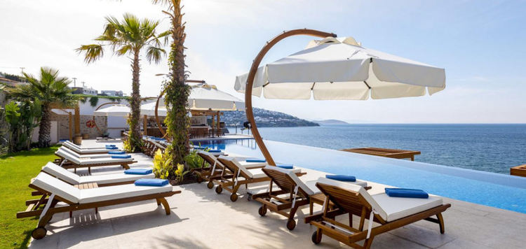 Турция предвижда отлив на 500 хиляди туристи заради ограниченията на полетите, наложени от Русия