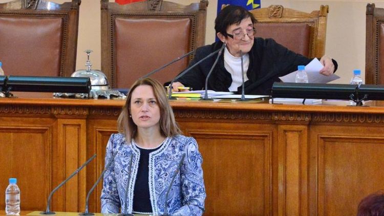 Всички срещу ГЕРБ: Ива Митева получи гласовете на пет групи