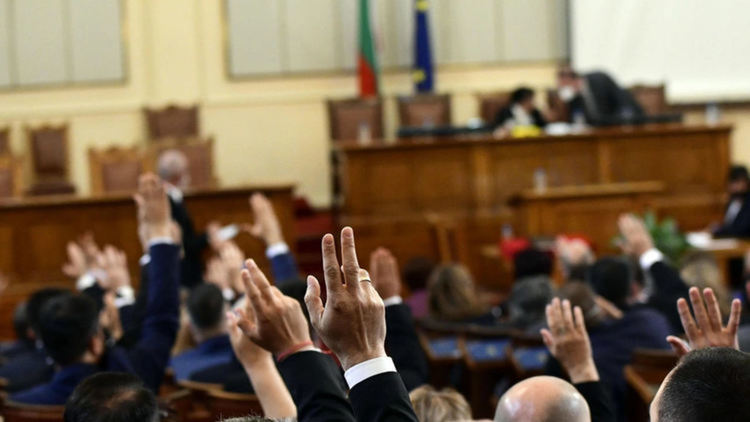 Връщат електронната система за гласуване в старата сграда на парламента