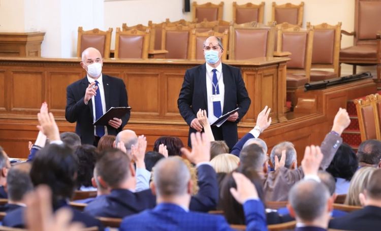 Депутатите избраха членовете на три ключови комисии