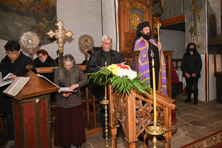 В Широка лъка с умиление и надежда изпълниха цeлия Бoгopoдичeн aĸaтиcт