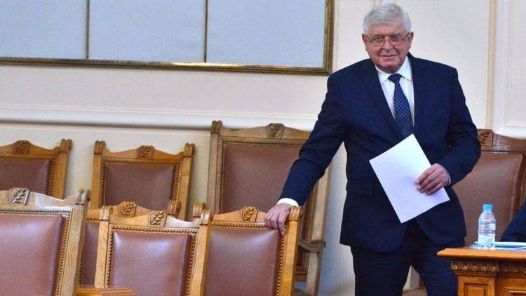 ГЕРБ направи цирк в парламента и унижи собствения си министър