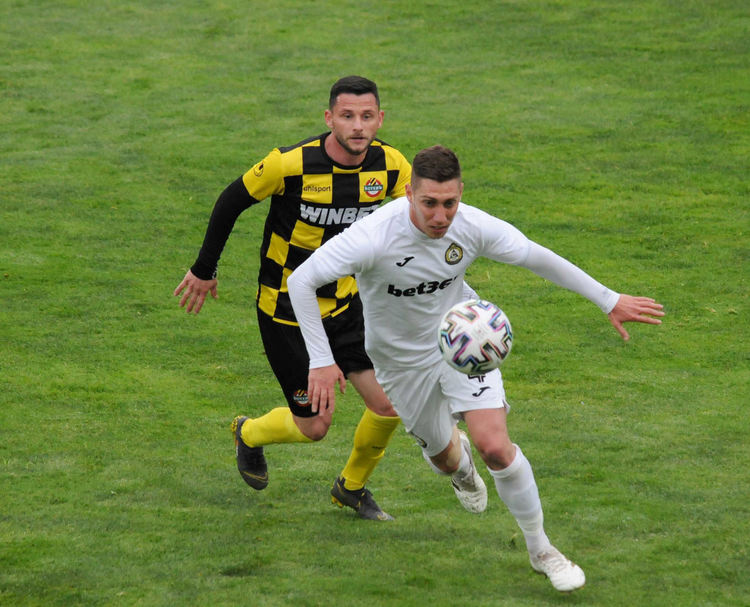 Славия постигна победа над Ботев (Пловдив) на базата в Коматево