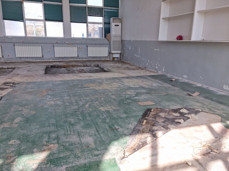 Усилено върви ремонтът на щанги залата в Асеновград 