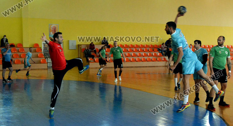 Хандбалистите на &bdquo;Асти&rdquo; загубиха от &bdquo;Пирин&rdquo; с 22:35