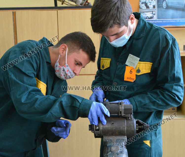 Отборът на ПГТАТ-Хасково е шампион в състезанието &bdquo;Най-добър млад автомонтьор и водач на МПС&ldquo;