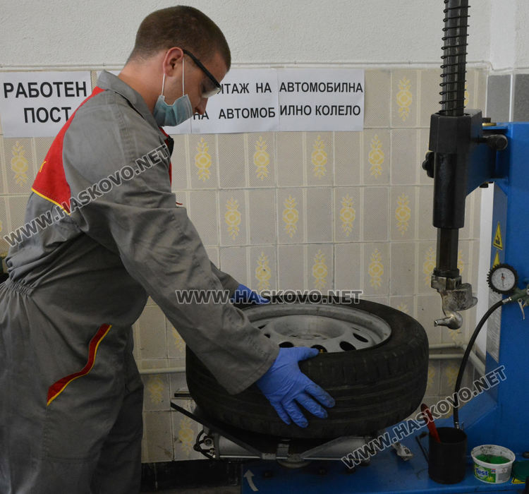 Отборът на ПГТАТ-Хасково е шампион в състезанието &bdquo;Най-добър млад автомонтьор и водач на МПС&ldquo;