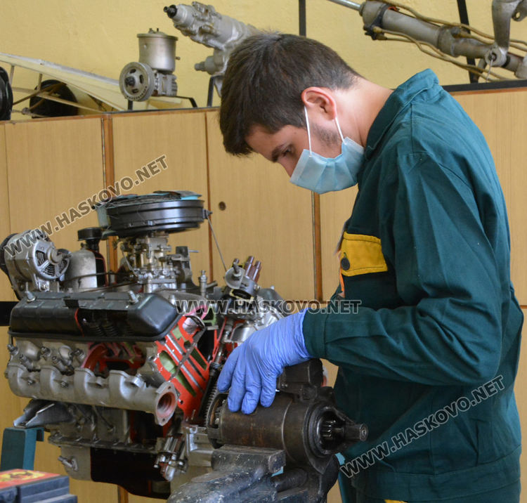 Отборът на ПГТАТ-Хасково е шампион в състезанието &bdquo;Най-добър млад автомонтьор и водач на МПС&ldquo;