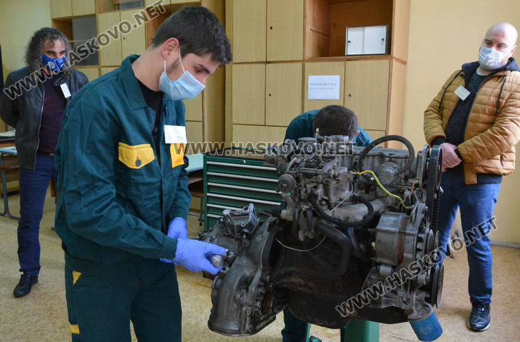 Отборът на ПГТАТ-Хасково е шампион в състезанието &bdquo;Най-добър млад автомонтьор и водач на МПС&ldquo;