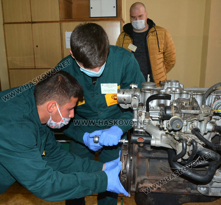 Отборът на ПГТАТ-Хасково е шампион в състезанието &bdquo;Най-добър млад автомонтьор и водач на МПС&ldquo;