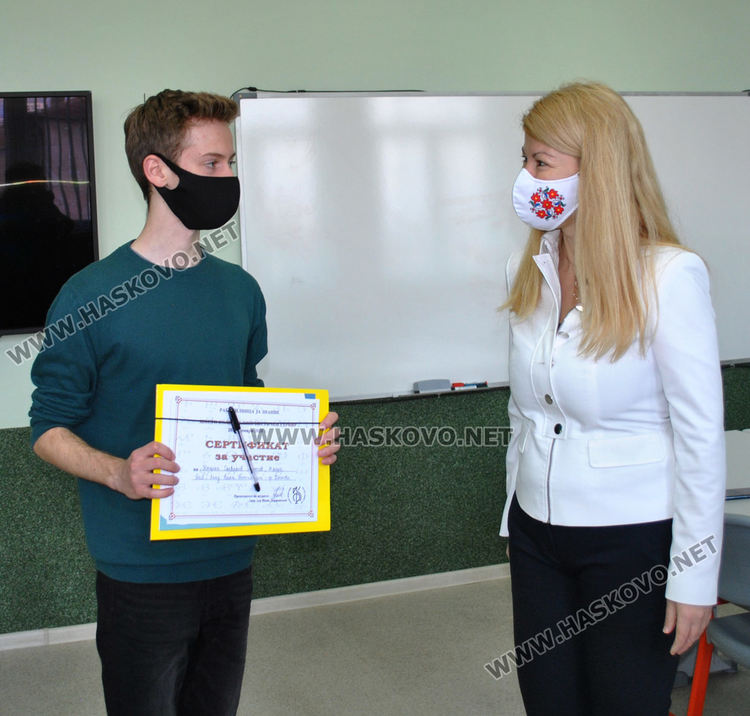 Стоян Малинин лауреат в олимпиада по информатика, ученици от ПМГ-Хасково с награди от престижни състезания