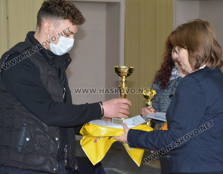 Отборът на ПГТАТ-Хасково е шампион в състезанието &bdquo;Най-добър млад автомонтьор и водач на МПС&ldquo;
