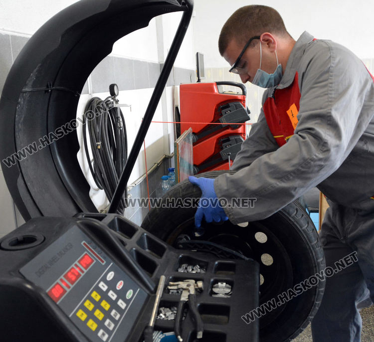 Отборът на ПГТАТ-Хасково е шампион в състезанието &bdquo;Най-добър млад автомонтьор и водач на МПС&ldquo;