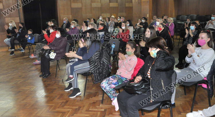 Малките Орфейци зарадваха публиката с пролетен концерт 