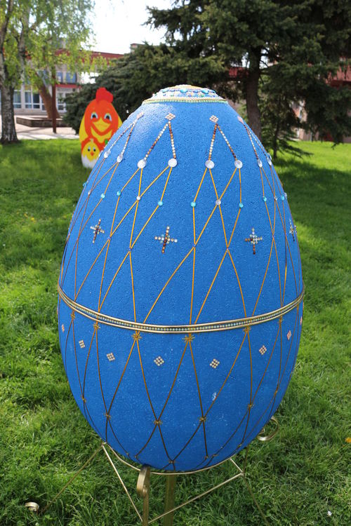 Центърът на Любимец отново с великденска украса 