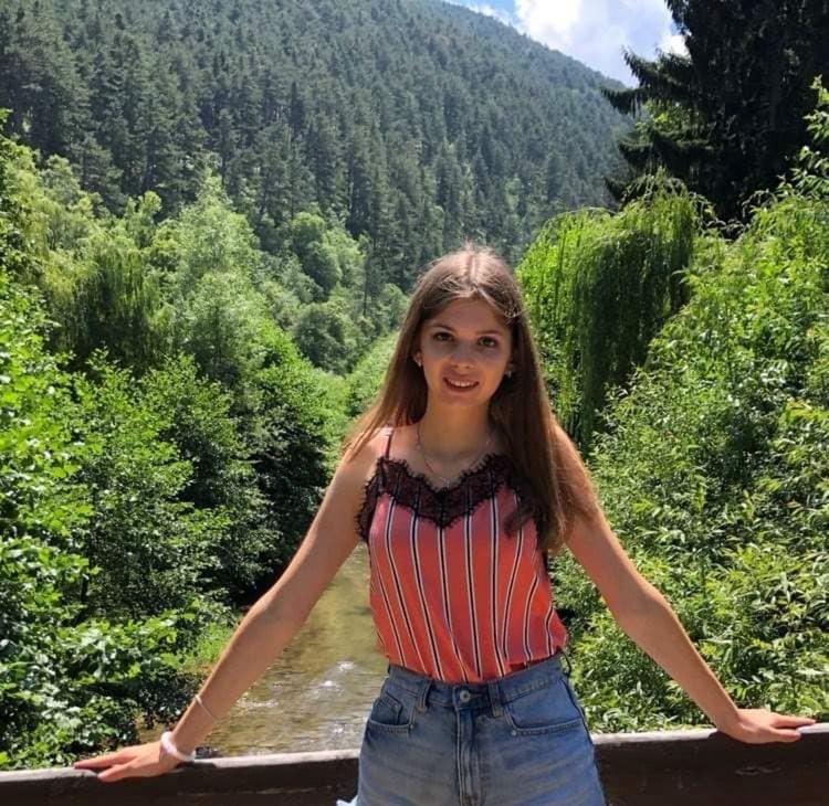 Възпитаничка на Радка Муратева е един от шестимата българи на финала на Международната олимпиада по руски език