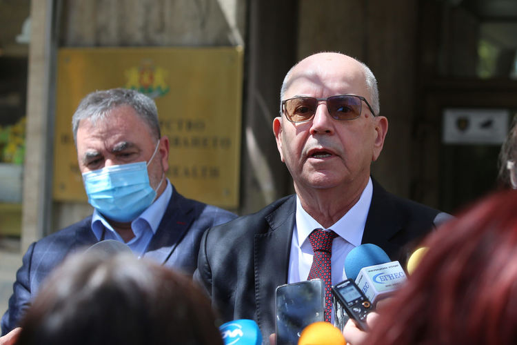 Избор на ваксина през е-портала - от 10 май. За "Джонсън и Джонсън" се чака становище на ЕМА