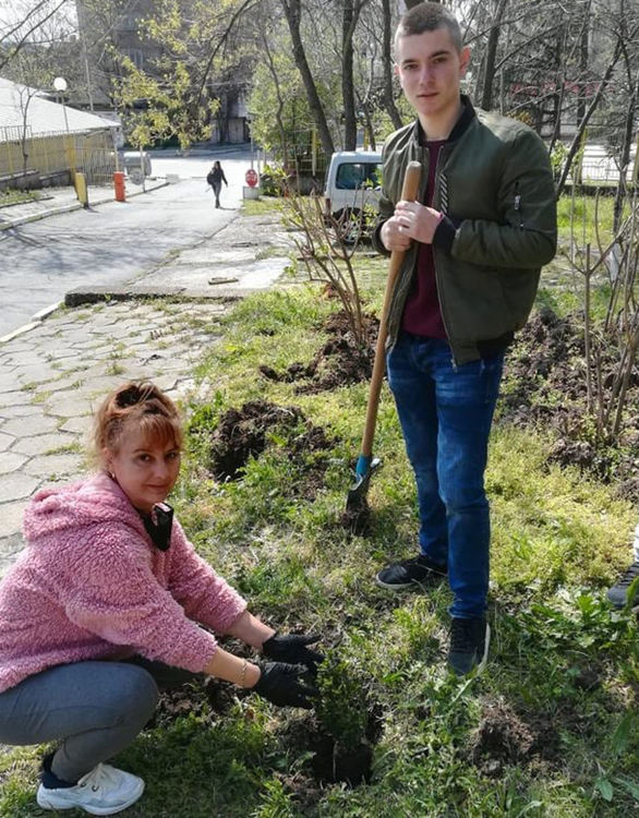 Малки и големи залесиха в Хасково в Денят на земята