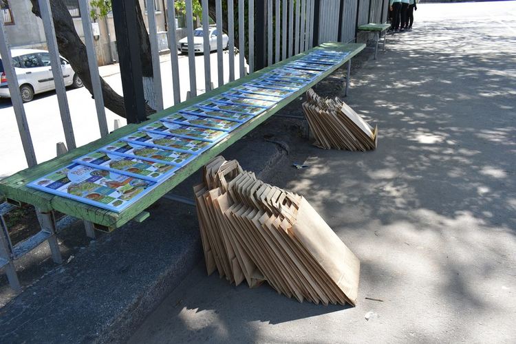 Учениците от ОУ "Ангел Кънчев" с екоакция по повод Деня на земята (снимки)