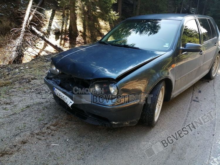 Три коли се удариха на Пампорово, пътят поледен и неопесъчен