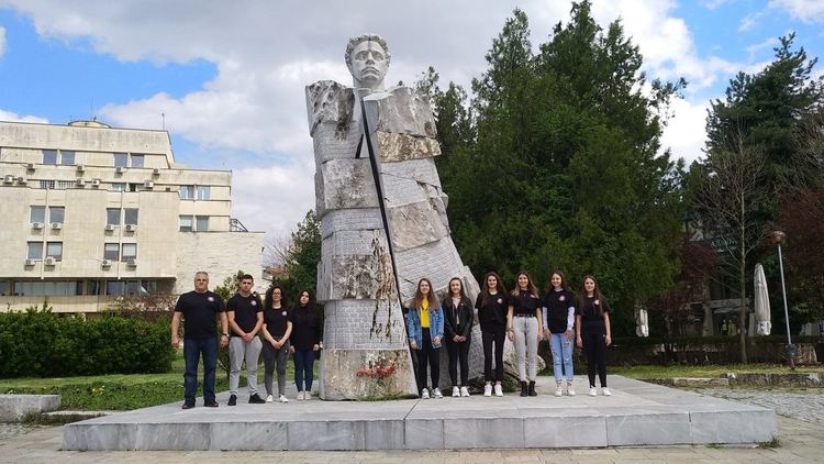 Само славейковци почетоха годишнината от Априлското въстание