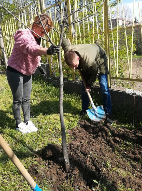 Малки и големи залесиха в Хасково в Денят на земята