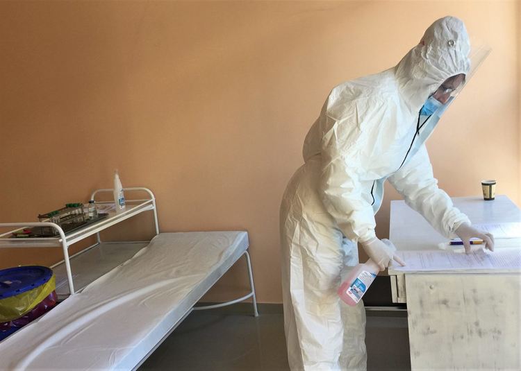 Лекар от Хасково и възпитател от Дневен център за деца с увреждания в Ивайловград сред новите с Ковид