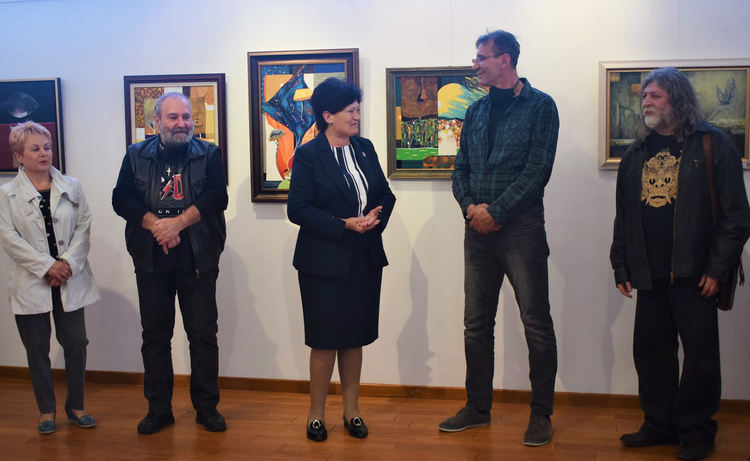 Хасковските художници подредиха изложба за Деня на Харманли