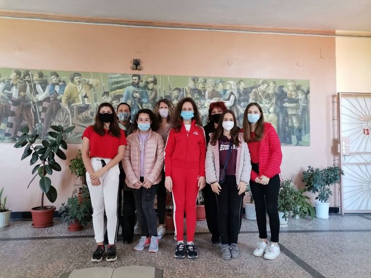 Участничките и техните учителки