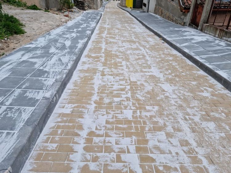 Завърши укрепването на свлачището на ул."Странджа" (снимки)