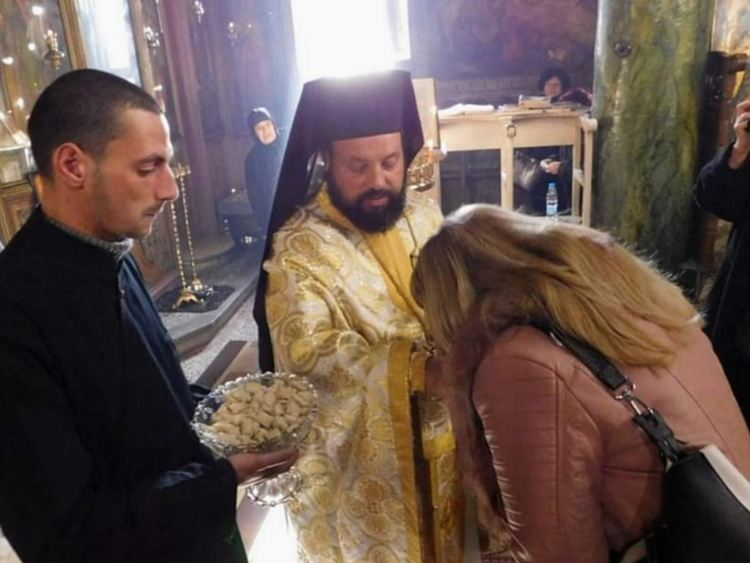 Епископ Висарион ще служи молебен за здраве в Момчиловци