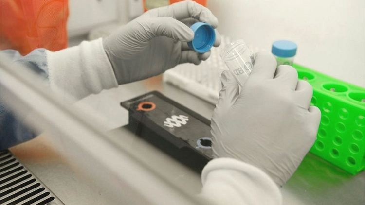 Изследване установи голям ефект от ваксините на "АстраЗенека" и "Пфайзер/Бионтех" във Великобритания