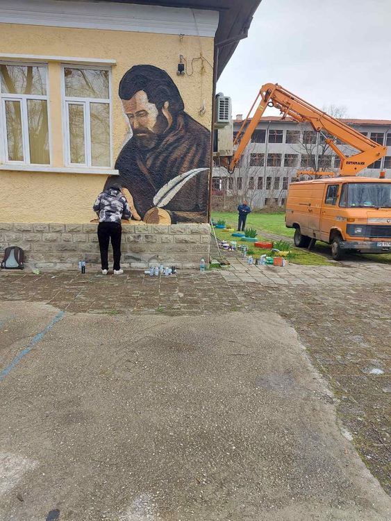 В Искра отбелязаха патронния празник на училището си