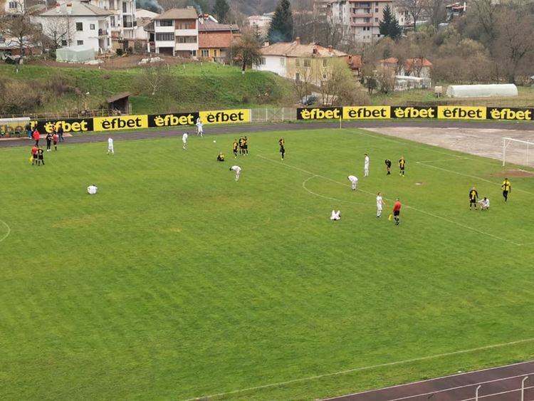 Триста фенове подкрепиха "Родопа" срещу "Борислав" 2009