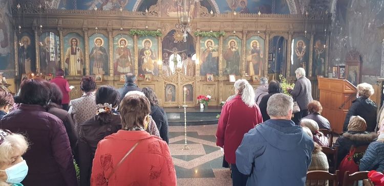 В условията на пандемия първомайци честват Цветница