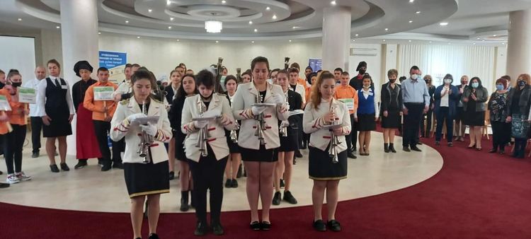 Млади готвачи и сервитьори  показаха умения в регионално състезание в Кърджали