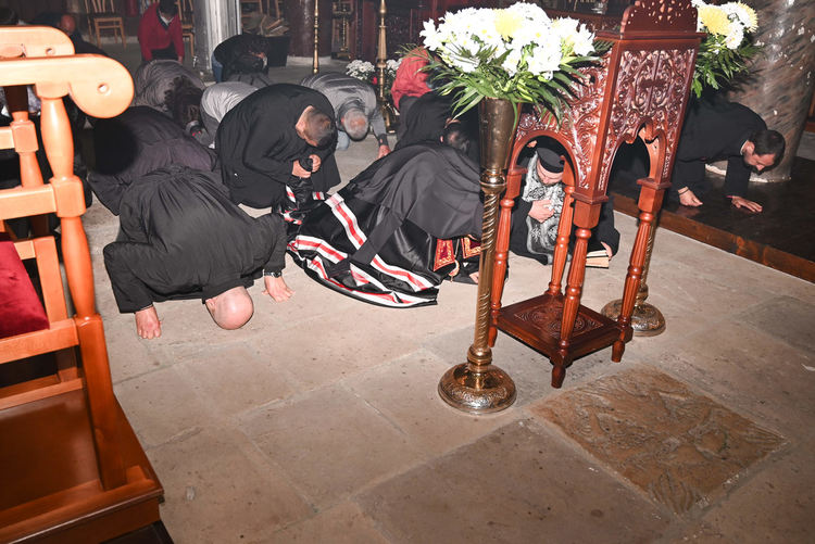 В храм &bdquo;Св. Неделя&ldquo; започна четенето на Последованието на Жениха