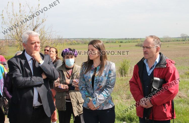 Заразените птици от ямите край Малево ще бъдат изровени и изгорени в инсенератор