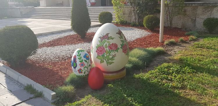 С все по-богата великденска украса ни радва Общината