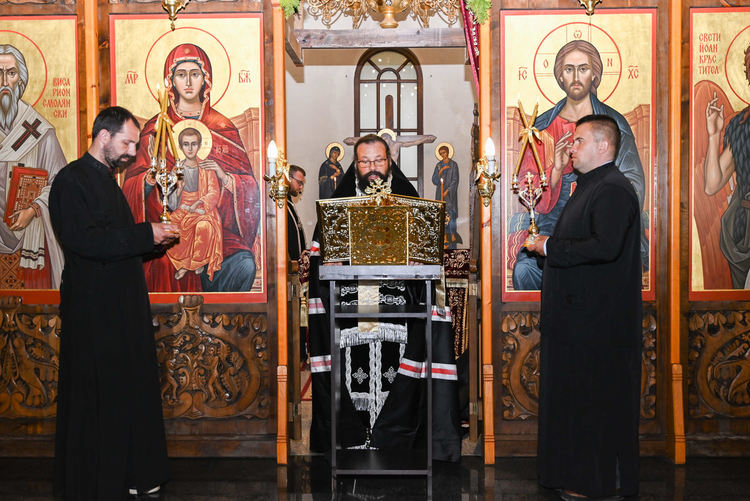 Втората вечер на Последованието на Жениха бе в храм „Св. Висарион Смоленски“