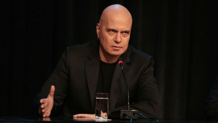 "Не бягаме от отговорност". Трифонов говори на живо за първи път след изборите